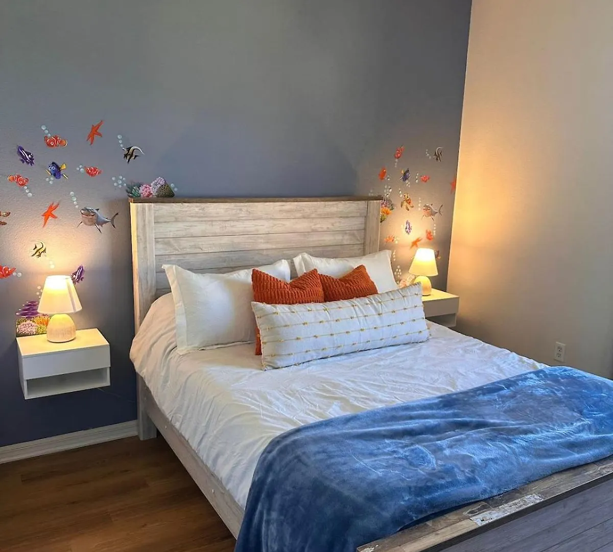 Sun Drenched & Spacious Retreat Mins To Disney Davenport