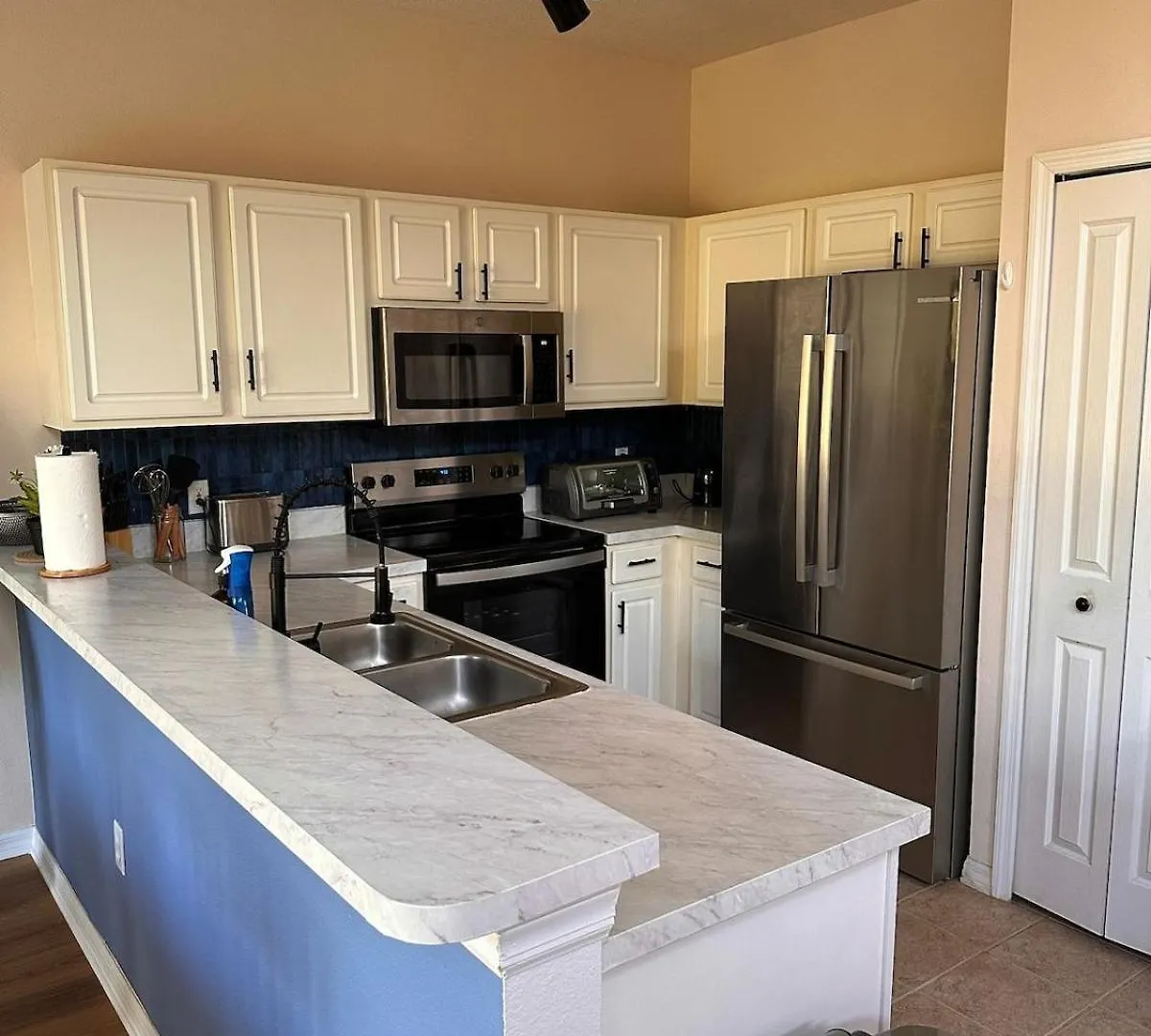 Holiday home Sun Drenched & Spacious Retreat Mins To Disney Davenport United States