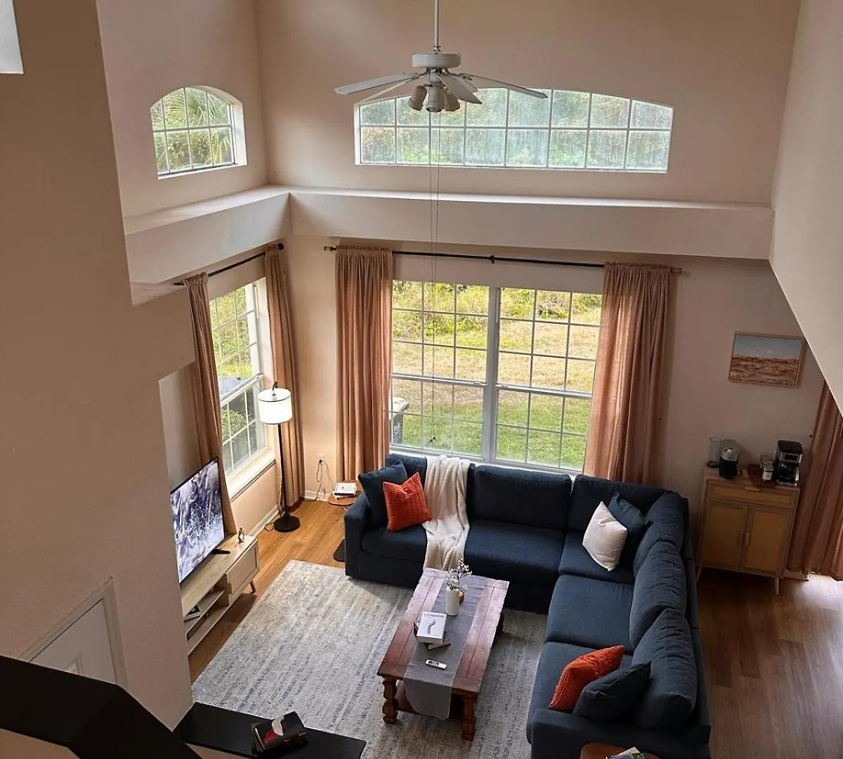Sun Drenched & Spacious Retreat Mins To Disney Davenport